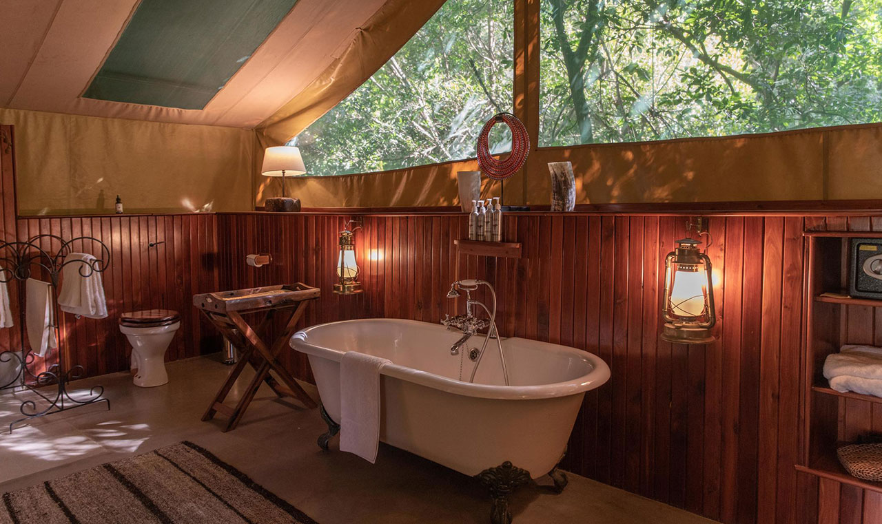 7 days Kenya Luxury Safari Governor's Camps bath room